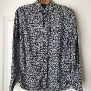 Xs AE flower printed shirt